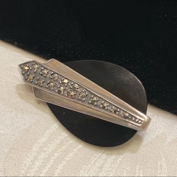 Vintage Art Deco Sterling And Onyx Brooch - Picture 2 of 6